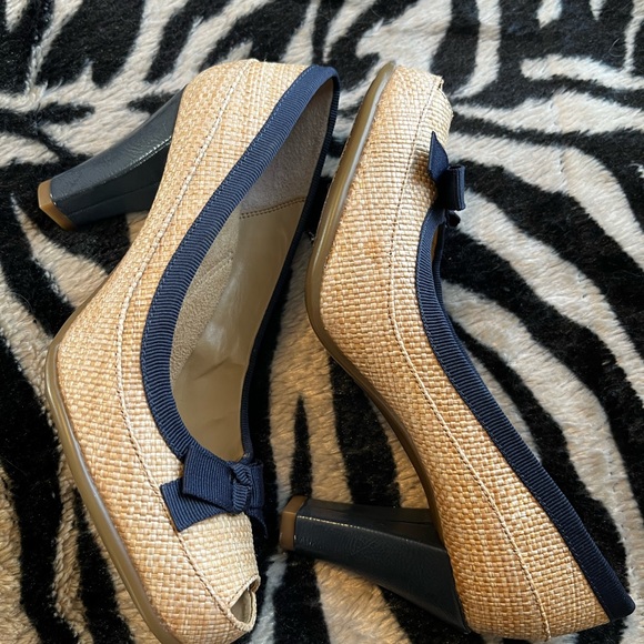 AEROSOLES Shoes - Aerosoles ladies heels. New. Size 6.